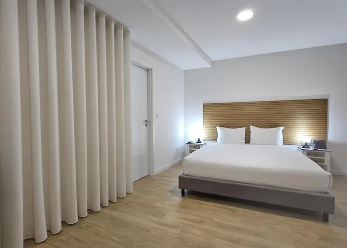 Alojamento de Acomodação e Pequeno-almoço Vista Castelo 3*