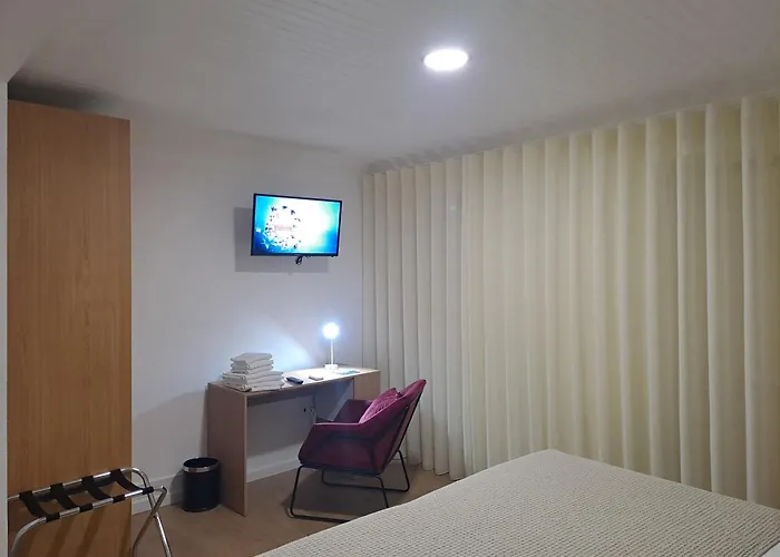 Alojamento de Acomodação e Pequeno-almoço Vista Castelo 3*